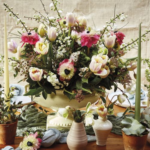 BOOKINGS CLOSED Creating a table display with British blooms